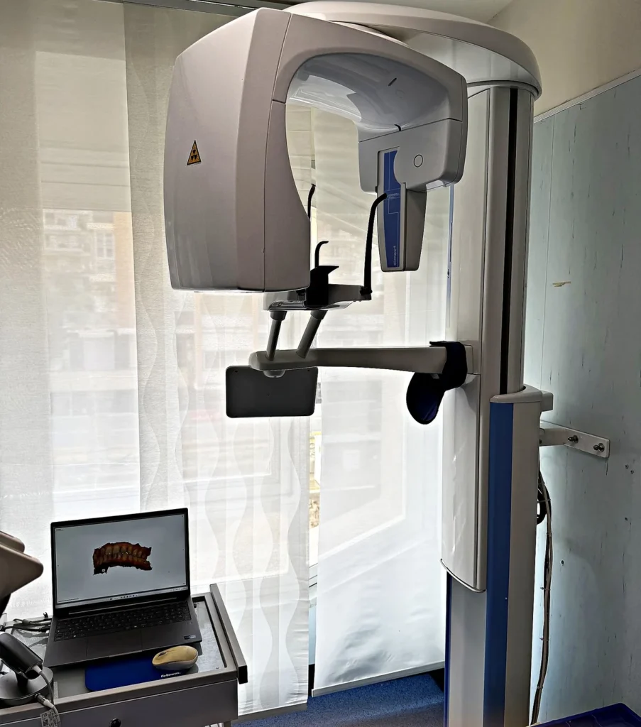 Ortopantomografo digitale Planmeca per le radiografie panoramiche eseguite in studio